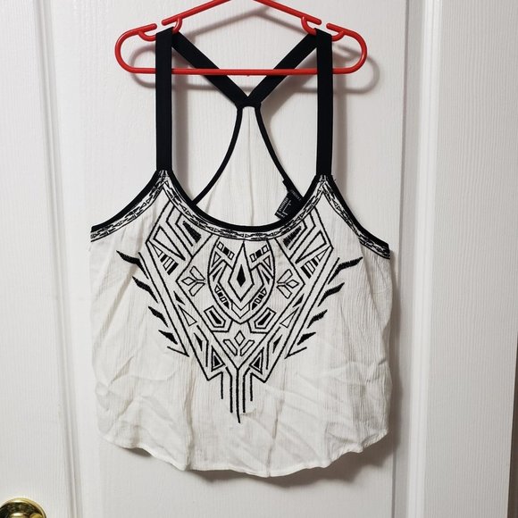 Lightweight White Tank Top with Black Geometric Design - Forever 21 - Picture 1 of 3